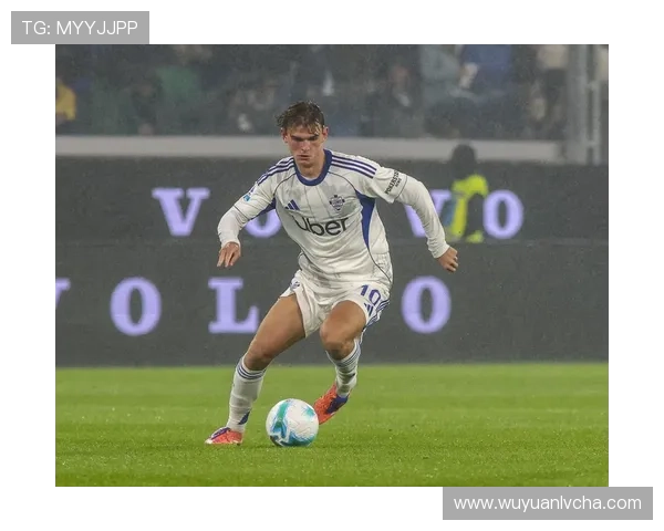 尼古拉斯·帕斯回归皇马正式回购科莫球员